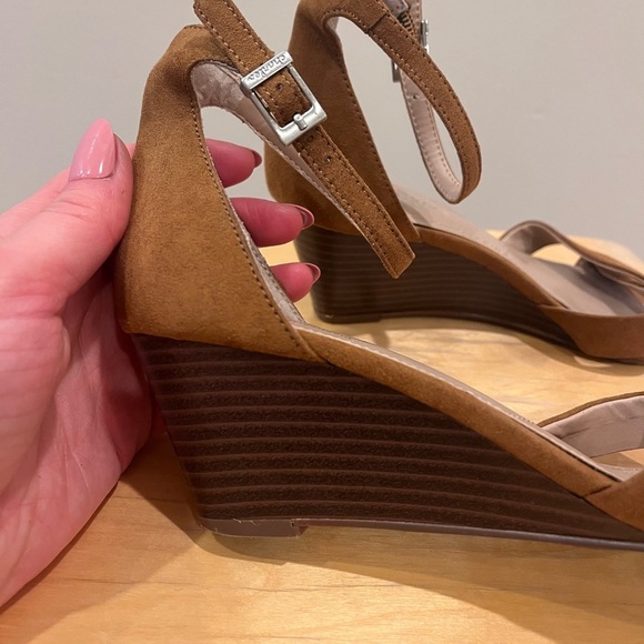 Charles by Charles David Light Brown Wedge Sandals - Picture 5 of 15